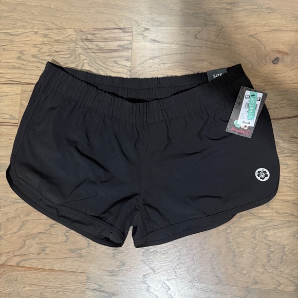 Burnside Women’s board shorts - Picture 1 of 4